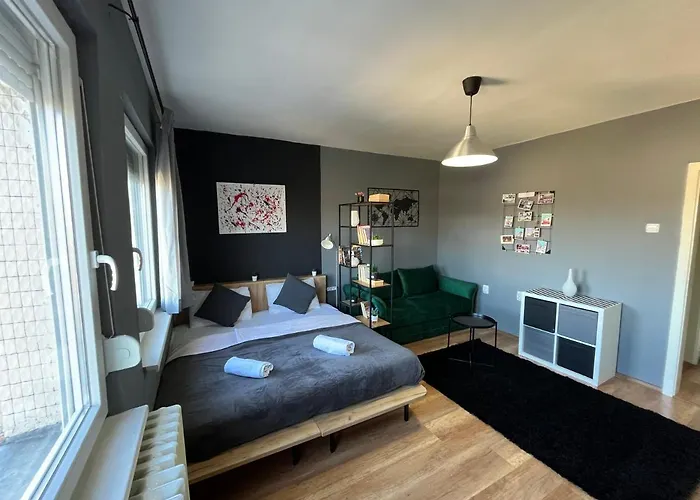 Mickitos Center アパート スコピエ